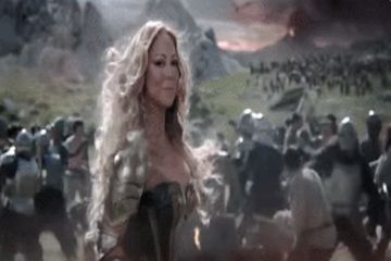 Mariah Carey’nin Game of War fragmanında ne işi var?!?