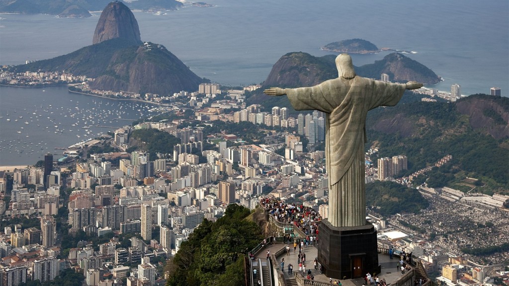 6990605-rio-de-janeiro-statue