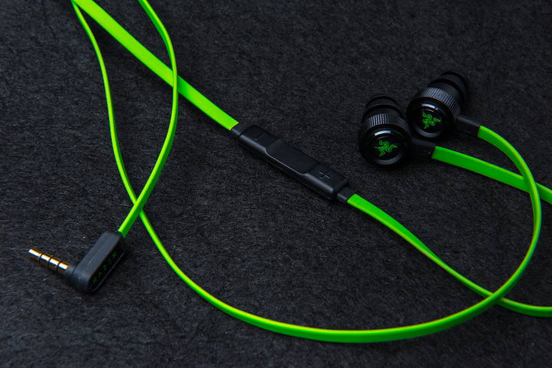 razer-hammerhead-v2-lifestyle-2