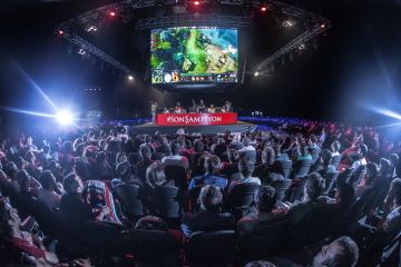 Red Bull DOTA 2 turnuvasında final heyecanı başladı!